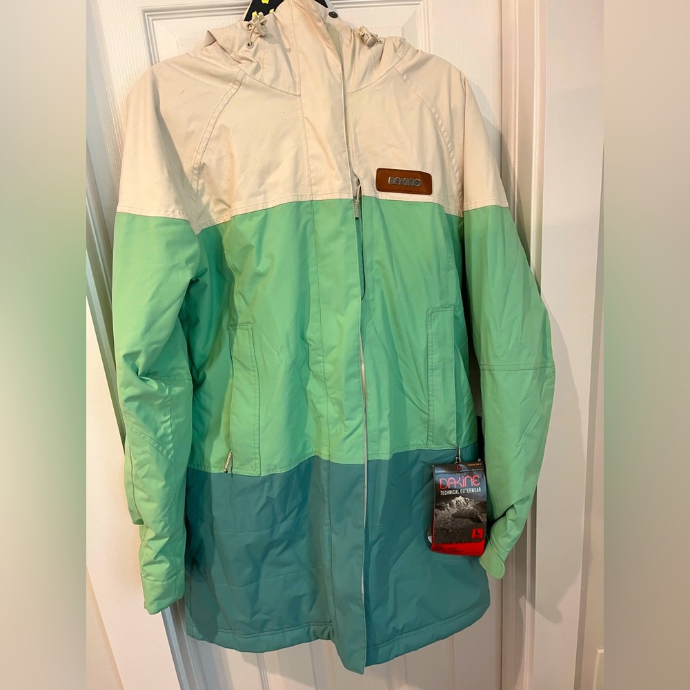 Dakine board/ski jacket ladies large NWT